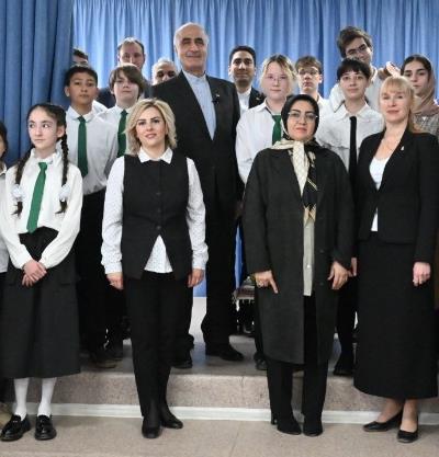 حضور سرکنسول جمهوری اسلامی ایران در مراسم نوروز مدرسه زبان‌شناسی آستراخان